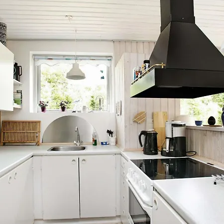 Three-bedroom Holiday In 4